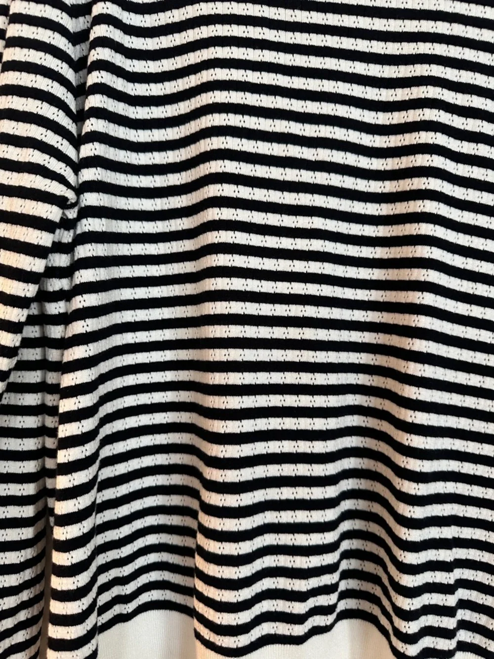 Time and Tru Striped Black and White Sweater size XXL runs smaller - Picture 4 of 5